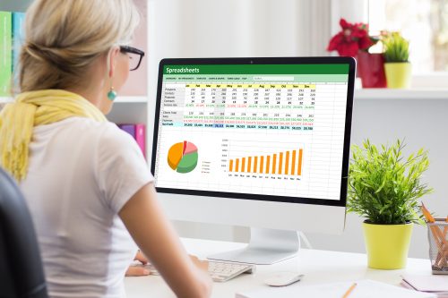 Prečo naučiť zamestnancov používať Excel? Neustále sa vyvíja a môže byť užitočný pre kancelárske i výrobné profesie